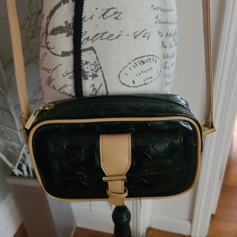 Black Tan Patent Leather Crossbody Bag EUC preloved hp🔥